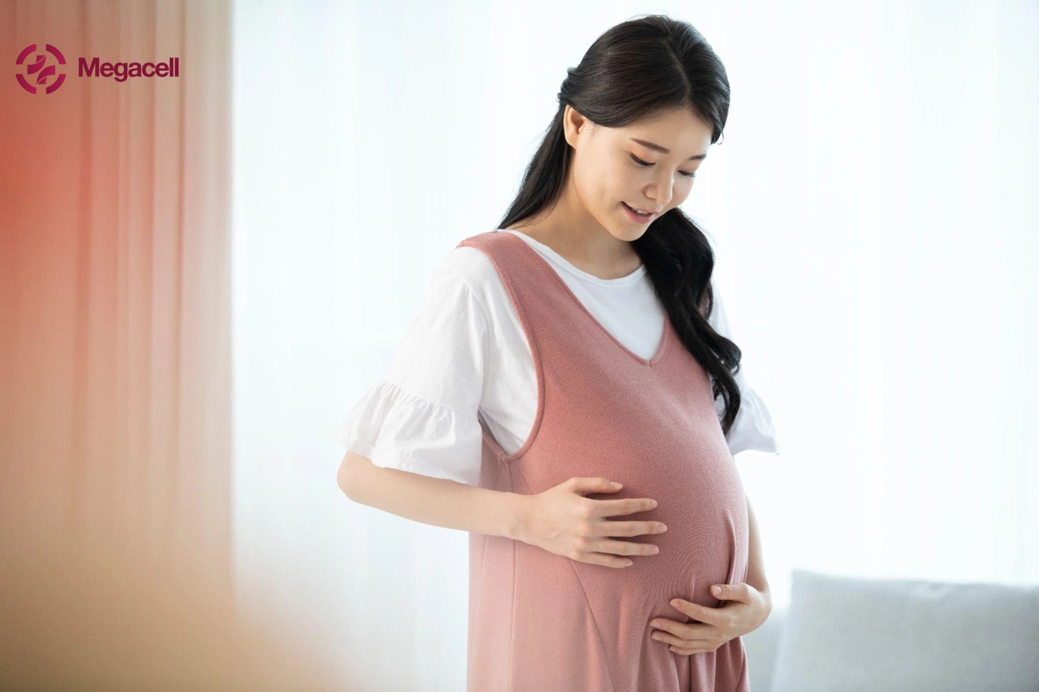 Nâng ngực không chạm là gì? Phương pháp nâng ngực mới nhất 2025