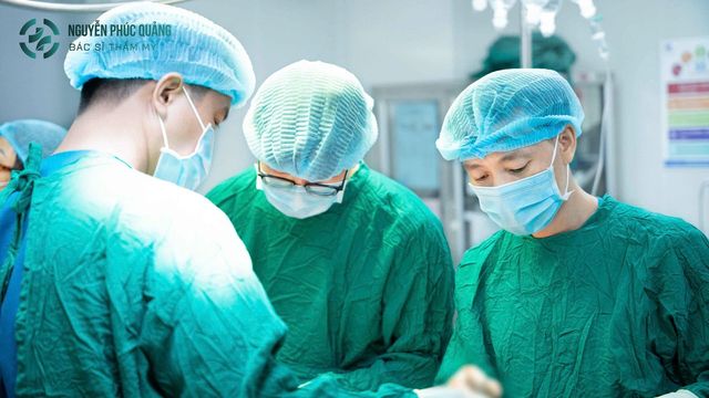 Nâng ngực có nguy hiểm không, được bao nhiêu năm?