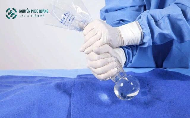 Nâng ngực có nguy hiểm không, được bao nhiêu năm?